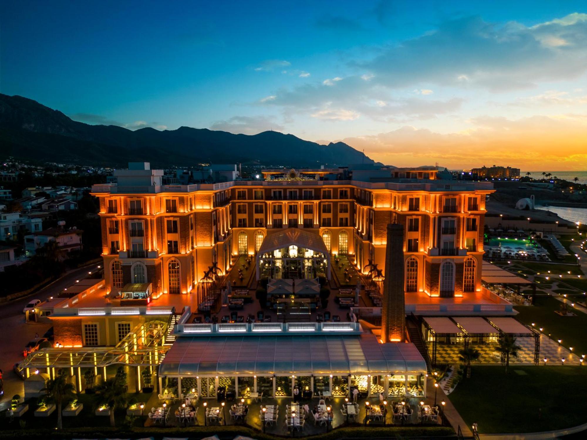 Kaya Palazzo & Casino