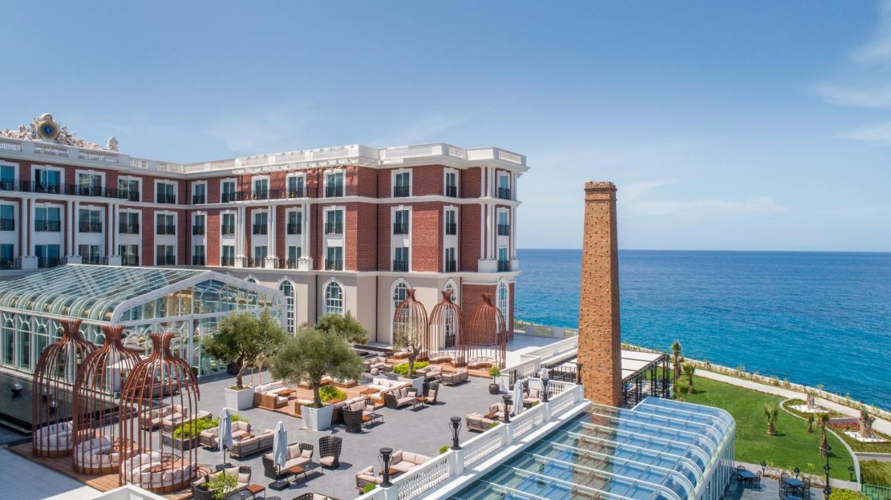 Kaya Palazzo & Casino Resort